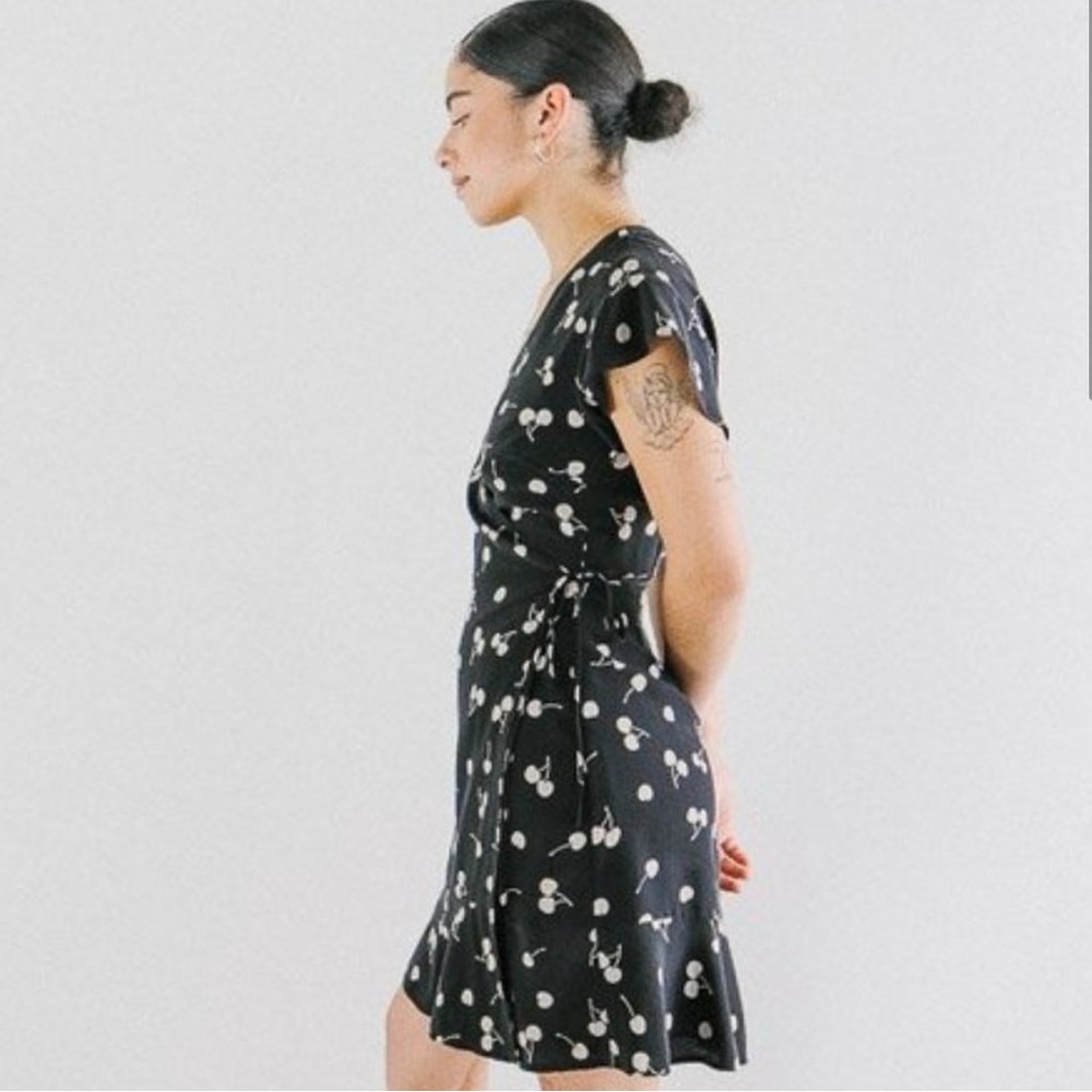 Perfect Rails π― silk Black Cream Cherries Leanne Wrap Dress XS - Picture 2 of 11